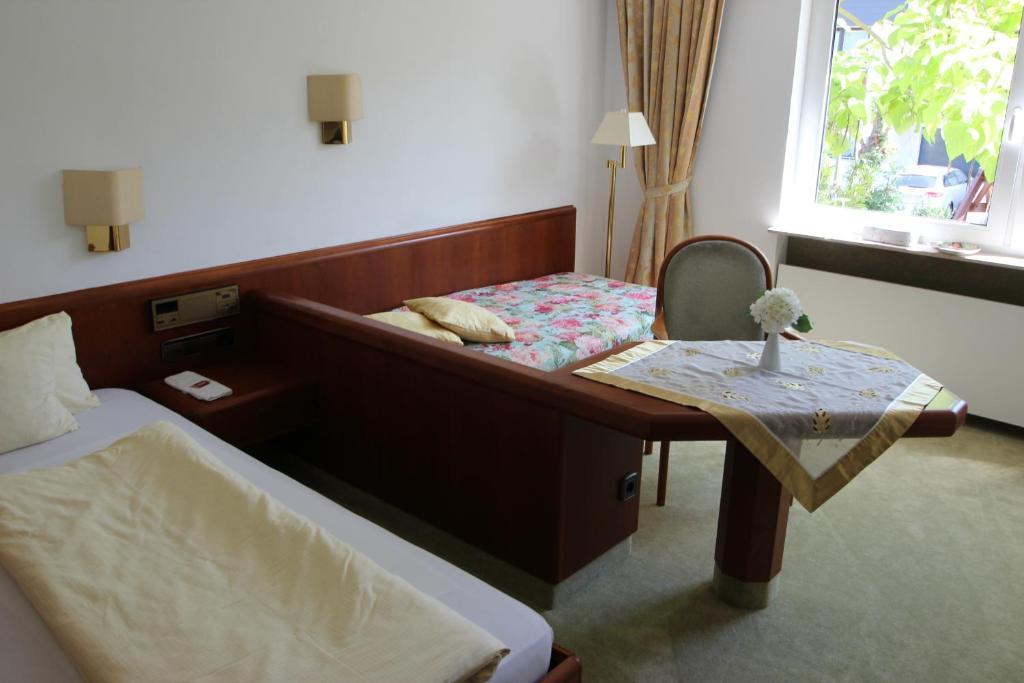 Hotel Am Kurpark Bad Wimpfen Habitación foto
